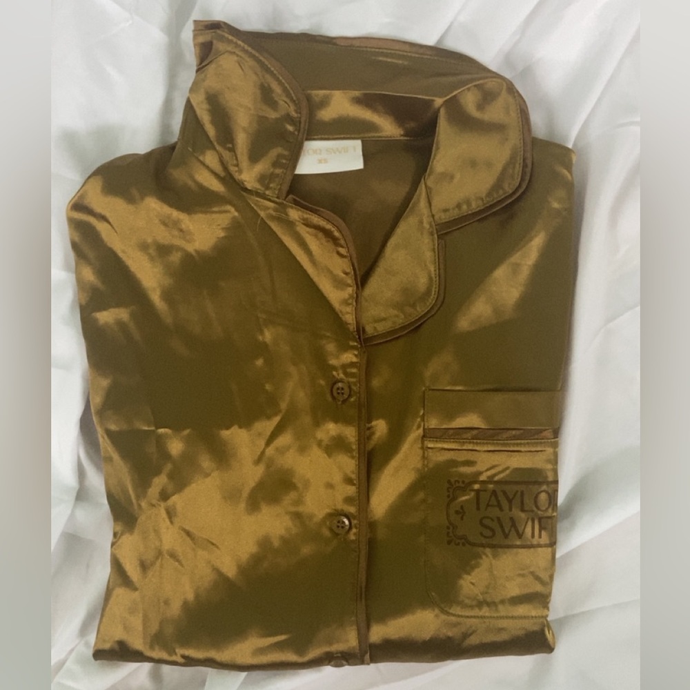 Fearless (Taylor's Version) Satin Pajama Set Limi… - image 2